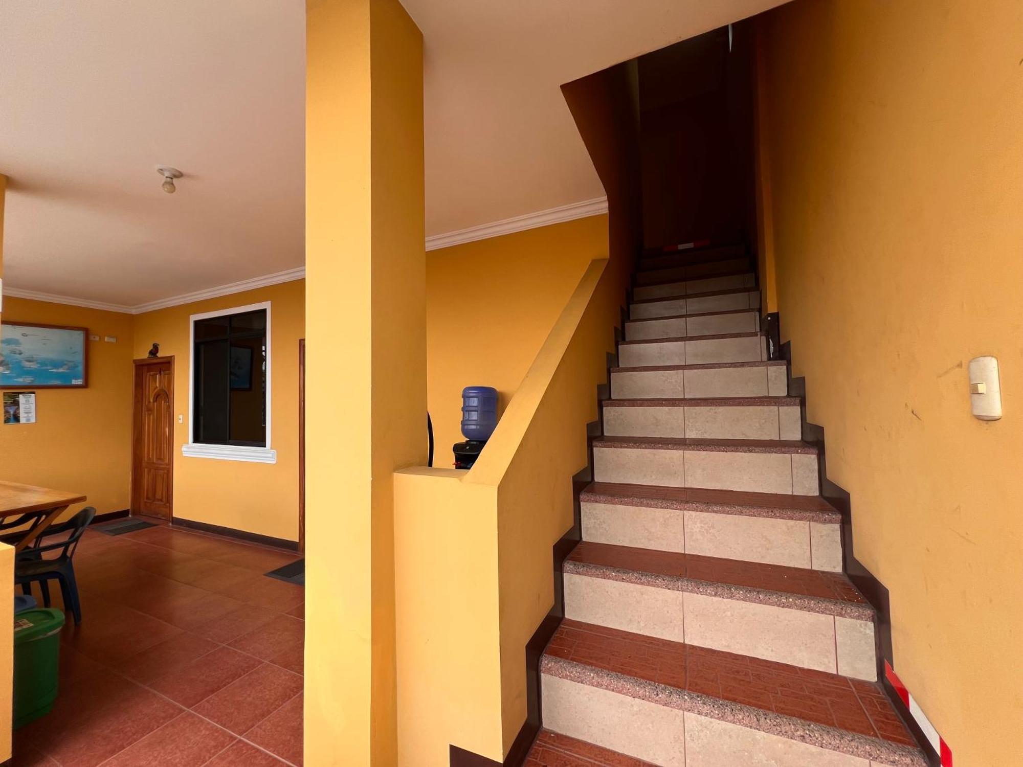 Hostal Casa Cascada Puerto Ayora  Exterior foto